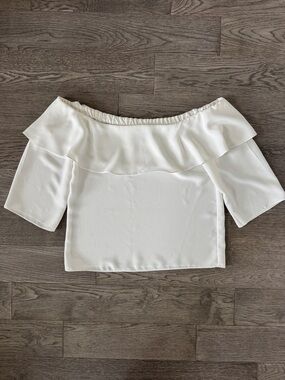 🌼BANANA REPUBLIC🌼 White Ruffle Off-Shoulder Top, Size S